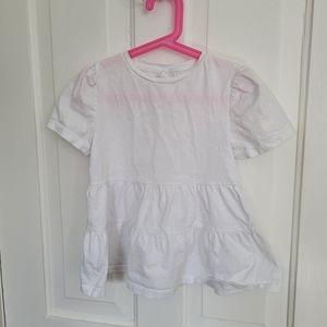 💰3 for $30. Girls white frilly tshirt. Zara. Size 8. But fits small (6).